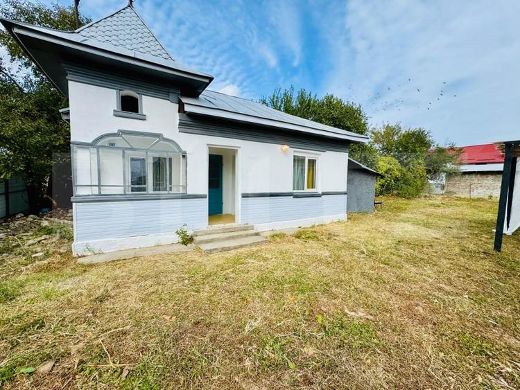 Casă individuală cu 2 camere cu Canalizare în Dobra