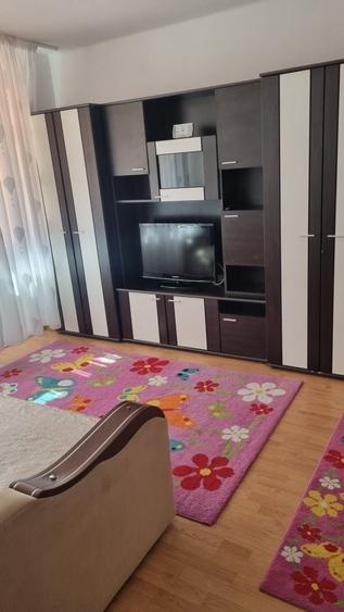 P.F Inchiriez Ap 2 cam Zona Garii Etaj 1 Mobilat si Utilat cu Parcare !!! - 1
