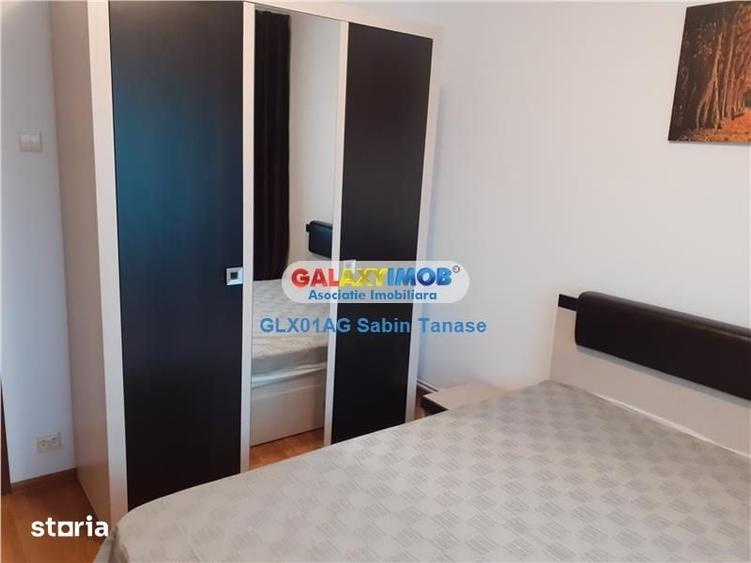 Apartament cu 3 camere decomandat în Calea București