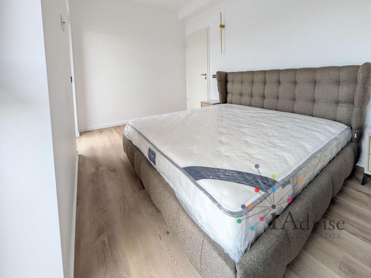 Apartament cu 2 camere decomandat, mobilat în Tractorul