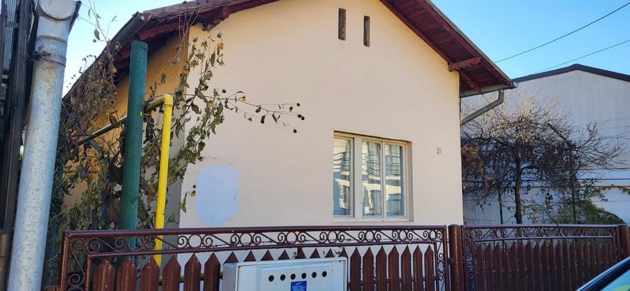 Casă individuală cu 3 camere cu Teren 180 Mp în Republicii