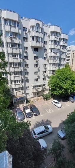 Apartament cu 3 camere decomandat, mobilat în Unirii