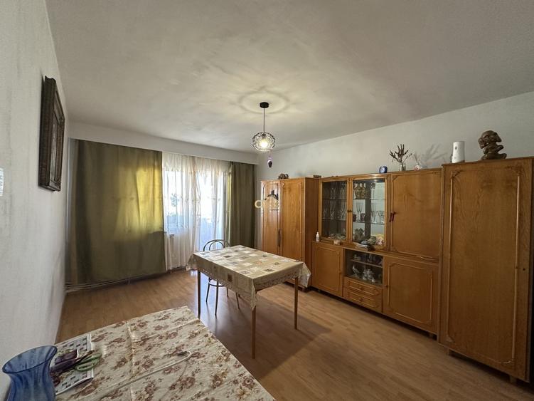 Apartament cu 3 camere decomandat, mobilat în Mărăști