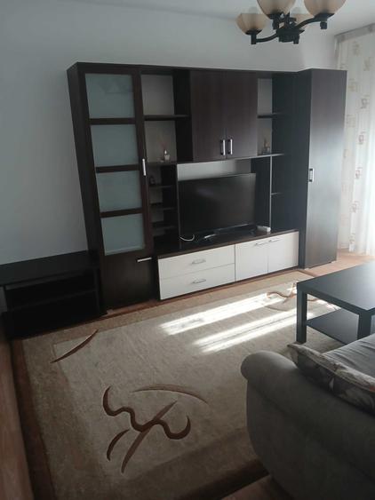 Apartament cu 2 camere decomandat în Rovine