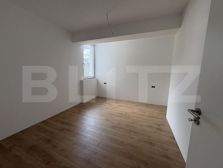 Apartament cu 3 camere semidecomandat în Grigorescu
