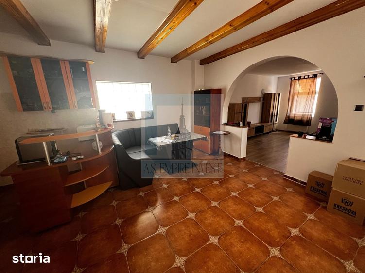 Casă cu 3 camere decomandat cu Teren 300 Mp în Centrul Civic