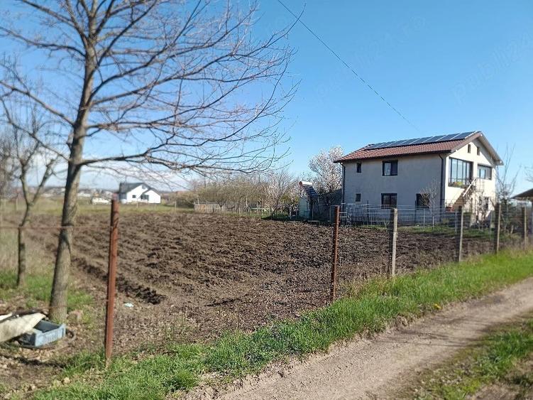 Teren de 1000 mp, în Holboca