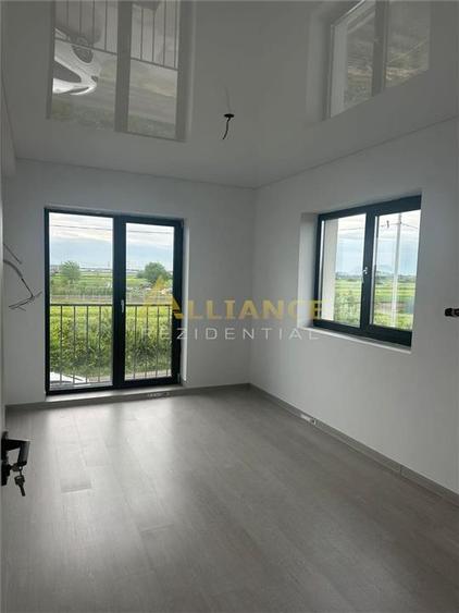 Casă individuală cu 3 camere cu Canalizare în Dărăști-Ilfov