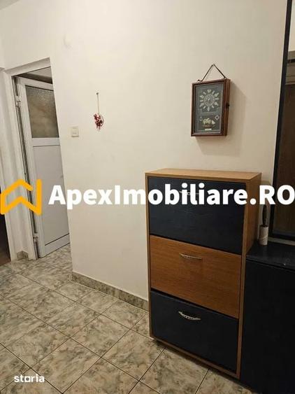 Apartament cu 2 camere decomandat în Văcăresti