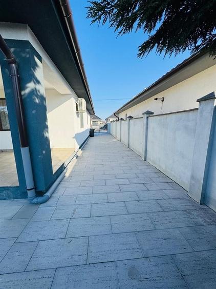 Casă individuală cu 3 camere decomandat cu Canalizare în Sântandrei