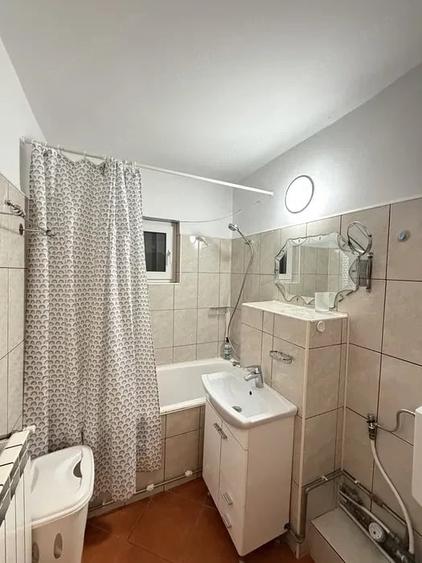 Apartament cu 3 camere decomandat în Dacia
