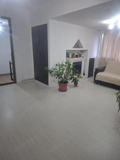 VANZARE 1/2 COTA PARTE CASA P+1 - 1