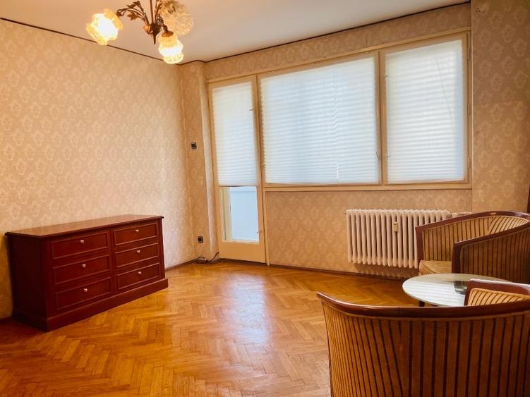 apartament 3 camere de vanzare - 1