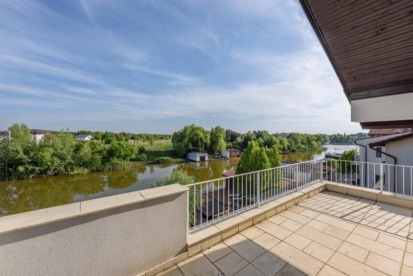 Vila eleganta pe malul lacului| Ponton si piscina| Snagov - 13