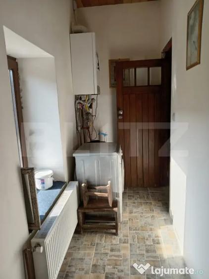 Casă cu 3 camere cu Teren 3800 Mp în Părău