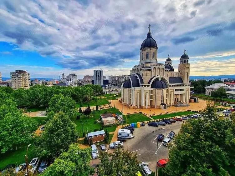 Zona Centrala- spa?iu vizibil stradal- amenajat salon modern beauty - 1
