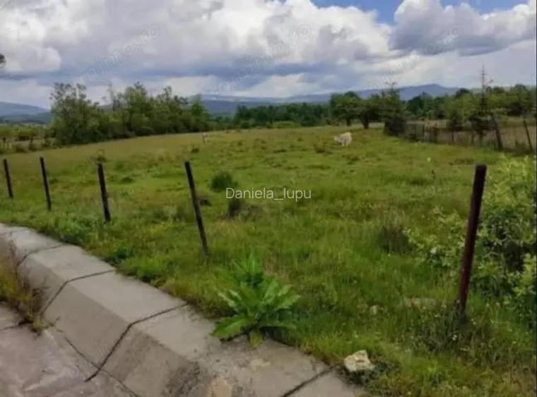 Vanzare teren 5000 mp, intravilan+extravilan, in comuna Crasna Vanzare teren 5000 mp, intravilan+extravilan, in comuna Crasna