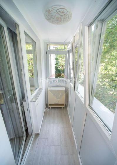 Apartament de inchiriat cu 2 camere, decomandat in zona...