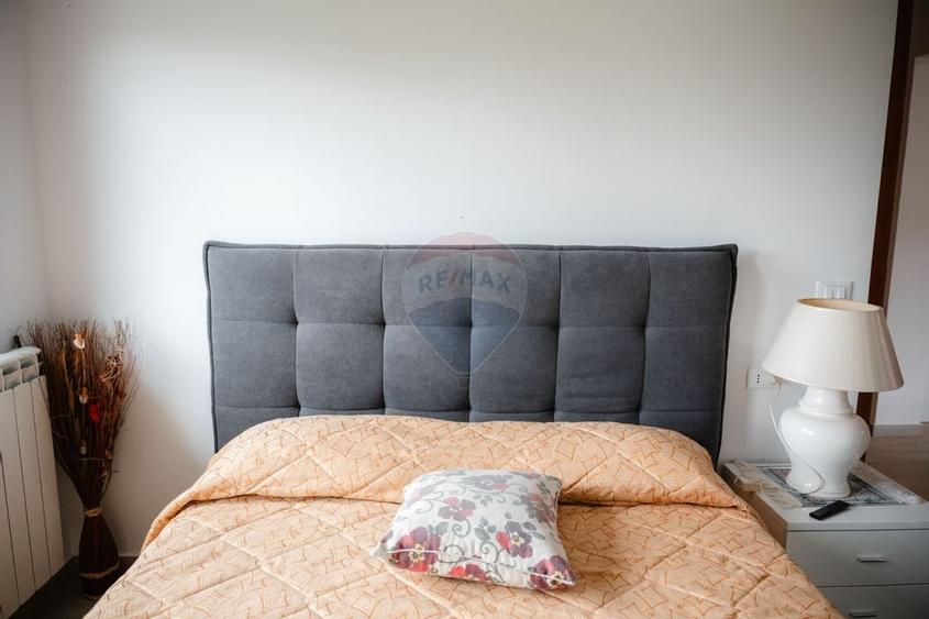 Casă / Vilă cu 5 camere de vânzare - 38