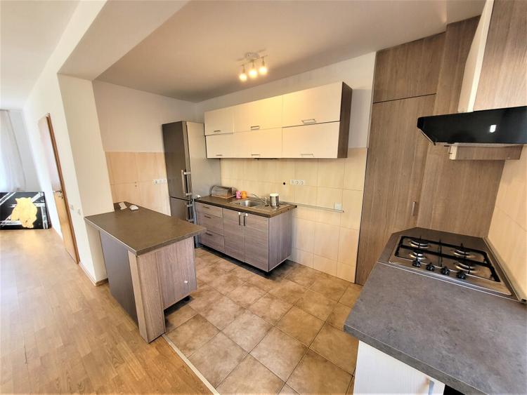 Inchiriere triplex retras de la strada cu curte si parcare in cartierul Europa - 4