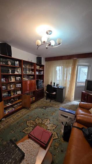 Apartament 3 camere nelocuit de vanzare - Slobozia, IL - 4