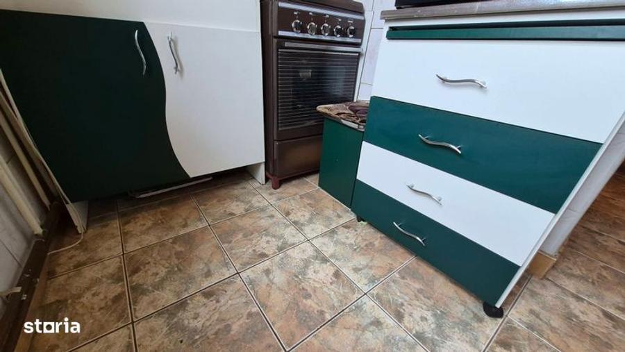 Garsoniera cu o camera confort 1 cu balcon mare si mobilata . - 4