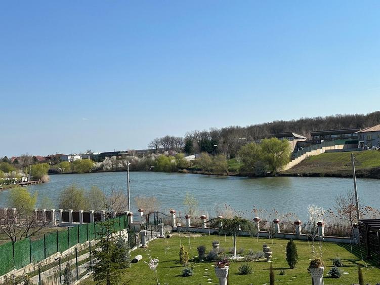 Vila superba cu vedere la lac - posibilitate alipire teren cu iesire la lac - 4