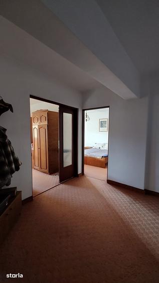 Apartament cu 5 camere în Central