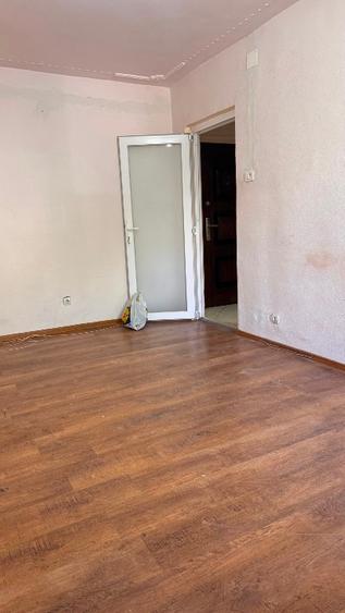 Garsoniera la parter - 1