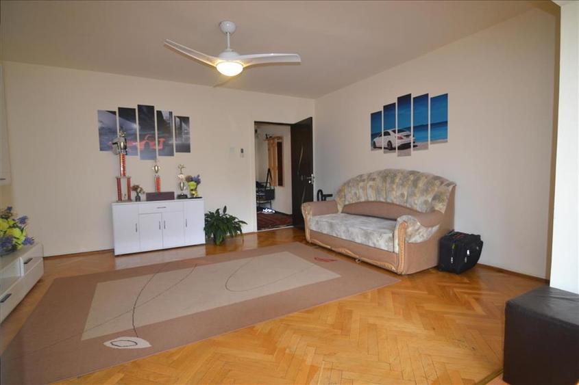 Apartament 3 camere decomandat 2 bai.2 balcoane  etajul 2   Judetean - 15