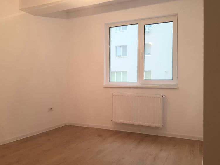 Vanzare apartament unicat, 2 camere, 2 bai, centrala proprie, sector 4 Hornbach - 4