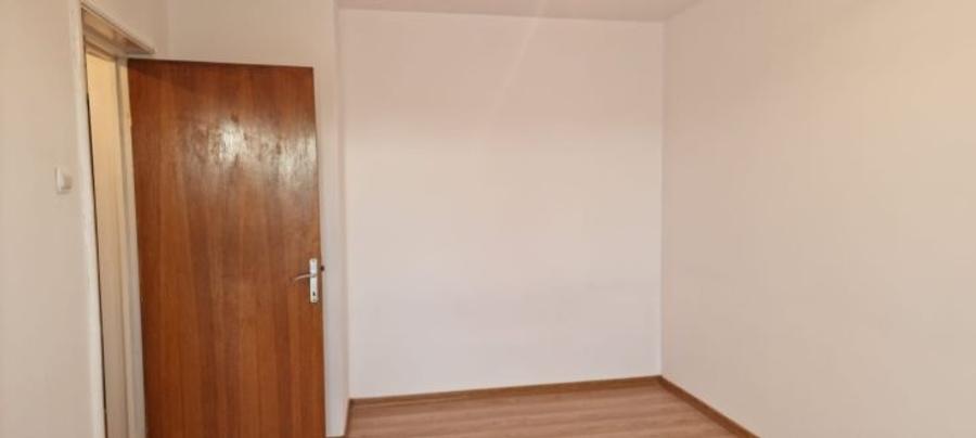 Apartament cu 2 camere decomandat în Berceni - 2