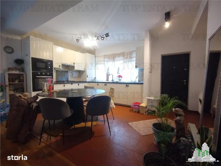 Casa spatioasa cu gradina, cartier Green City, comuna 1 Decembrie - 3