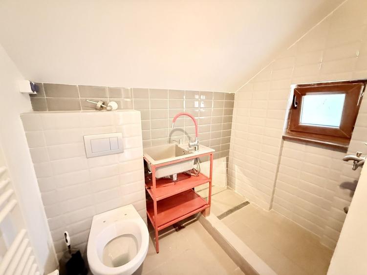 Doua etaje in vila pe malul lacului Grivita birouri rezidential - 18