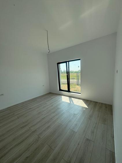 Casa Individuala pe parter in Mosnita, Toate Utilitatile, Drum asfaltat - 11