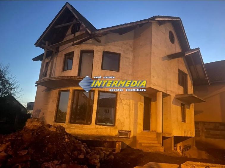 Vanzare Casa individuala D+P+M cu 505 mp teren Alba Iulia zona Cetate Lidl - 1