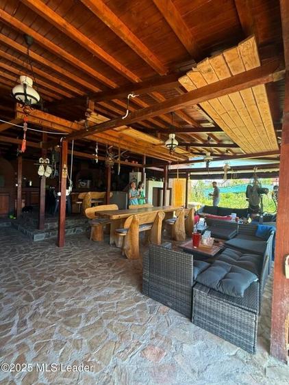 Casa Mogosoaia cu livada, crama si terasa - 8