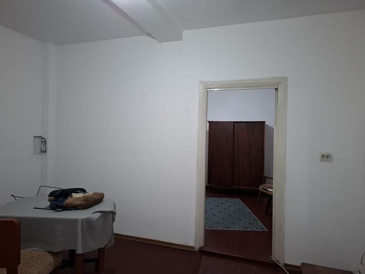 Casă individuală cu 12 camere cu Canalizare în Unirii
