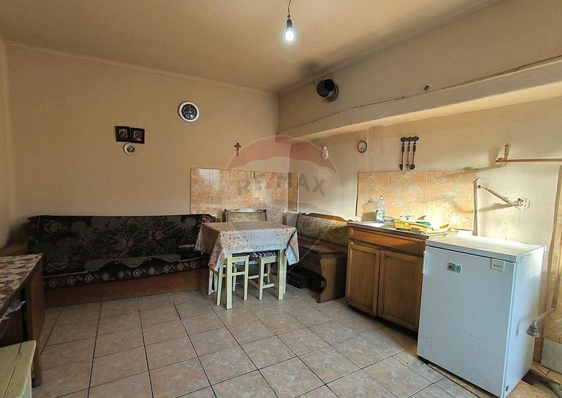 Casa 3 camere si 1400 mp teren in Brateiu - jud. Sibiu - 6