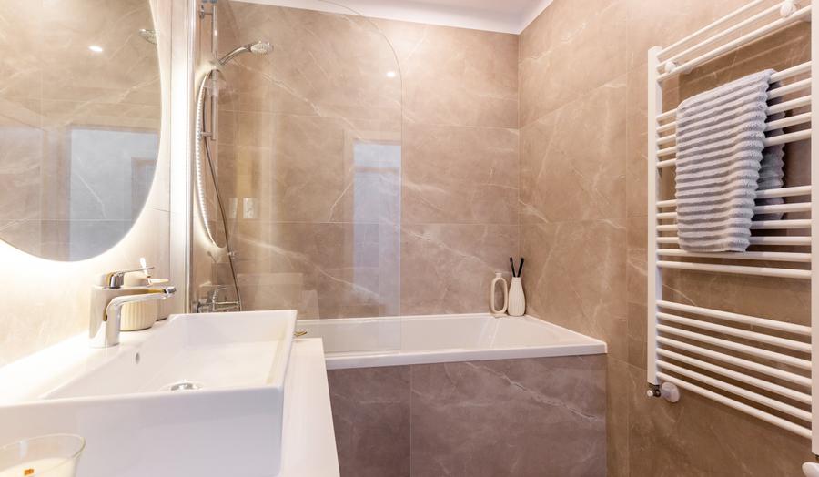 Apartament cu 3 camere decomandat în Bartolomeu