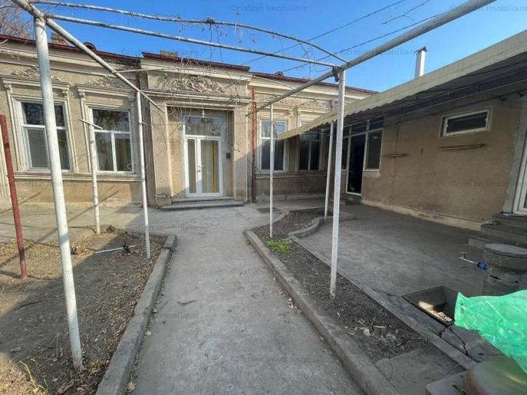 Casa caramida 85mp Centru , 178mp teren cu 14m la strada, gaze canalizare apa - 1