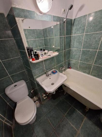 Ap 3 camere Tatara?i Ateneu, Sta?ie in fa?a blocului - 2