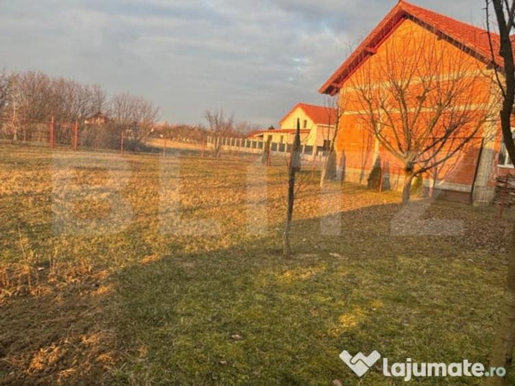 Teren intravilan 6,52 ari cu cabana zona Paule?ti - 3