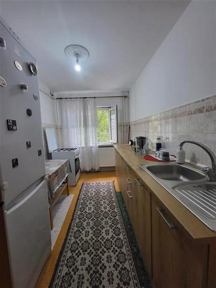 Apartament 2 Camere, Decomandat, etaj 2 din 3 - 5
