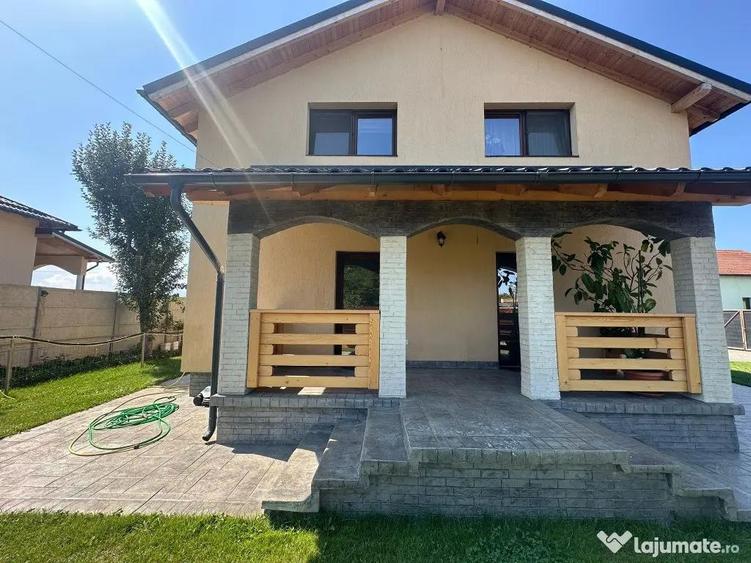 Case moderne in Halchiu lini?te, intimitate ?i acces rapid catre BV! - 18