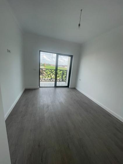 Duplex despartit prin camera tehnica - 13