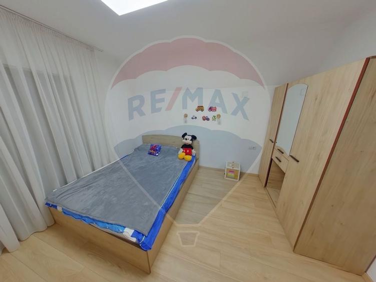 Casă / Vilă cu 6 camere de vânzare în zona Est - 8