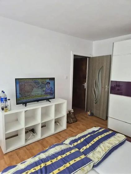 inchiriez garsoniera 25 metri patrati etajul 3 strada cosmonautilor .Pret 170 euro plus garantie - 1