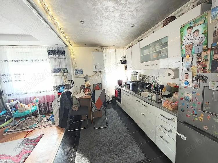 Vand apartament 2 camere in Hunedoara, zona OM. Pret 55000 EUR negociabil - 1