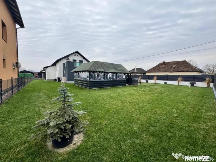 Casă cu 7 camere cu Teren 900 Mp în Hideaga